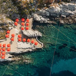 Petasos & - Small Luxury Of The World Πλατύς Γιαλός